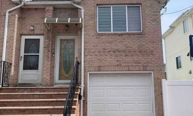 Midland Beach Apartment | Charming 1 Bdr Apt. First floor, private, safe, in serene SI, near all!