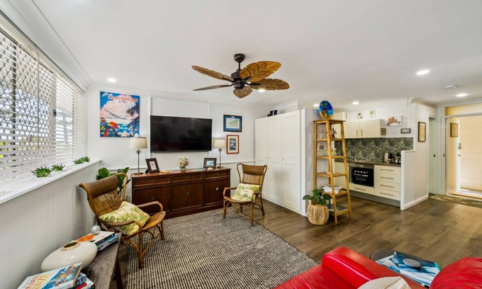 Burleigh Heads Apartment | Charming 1-bed apartment, located directly across the road from Burleigh Beach!
