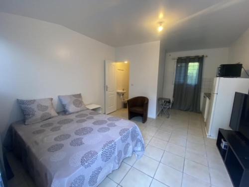 Goussainville Apartment | Charming 1-Bed Apartment 20 mins to Paris by train