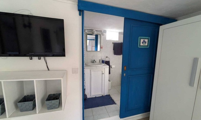 La Mivoie Apartment | Charming 1-bedroom apartment with WiFi and AC in picturesque Le Morne Brabant