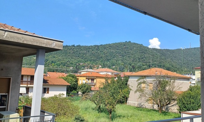 Torre Boldone Apartment | Charming 1-bedroom apartment in marvelous Torre Boldone with AC, WiFi