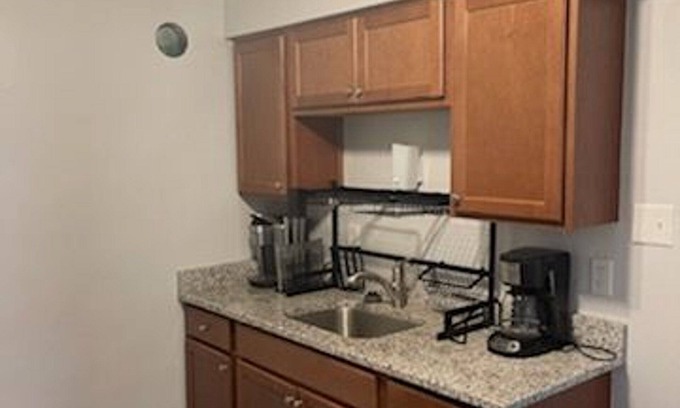 Cincinnati Apartment | Charming 1-bedroom apartment in beautiful Cincinnati with AC, WiFi