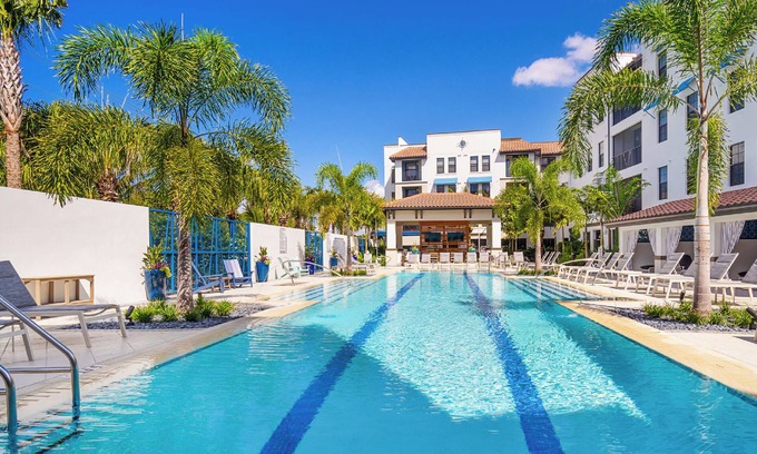 North Naples Apartment | Charming 1-bedroom apartment 5 min from the beach shopping malls and restaurant