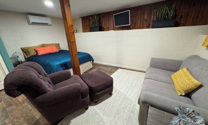 Canton House | Charming 1-bedroom basement apartment with WiFi, AC in quaint Canton