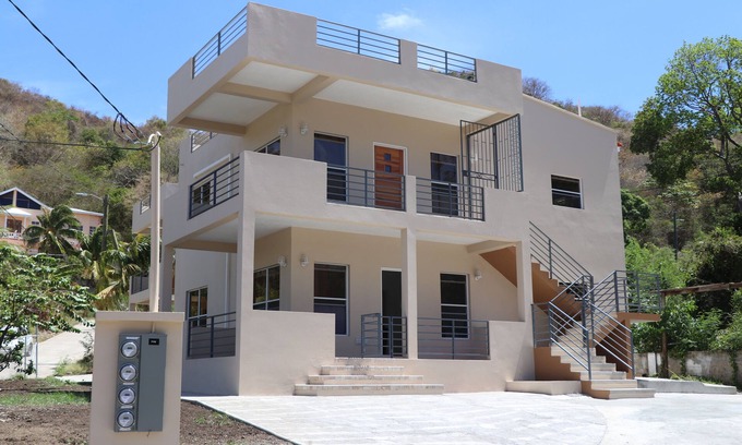 Calivigny House | Charming 1-bedroom apt with AC and WiFi in Clarkescourt Bay near to the Marina.