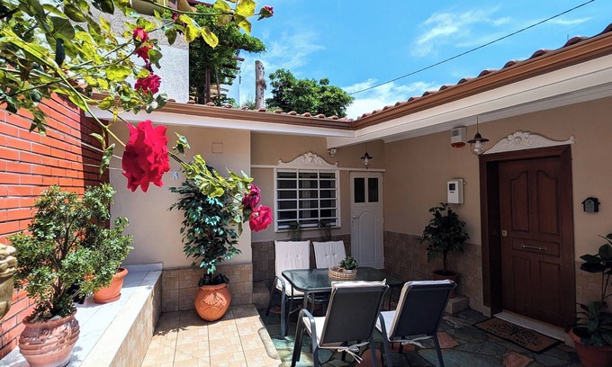 Ano Poli Cottage | Charming 1-bedroom cottage with WiFi, AC in fabulous Thessaloniki