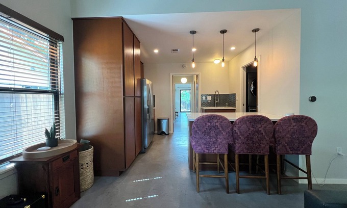 South Manchaca House | Charming 1-bedroom guest apartment in terrific South Central Austin
