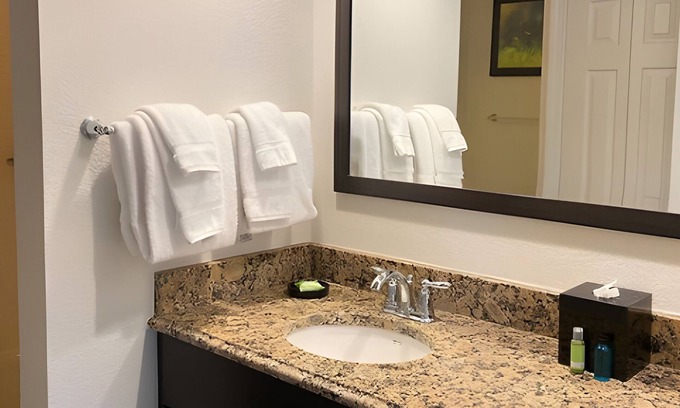 Table Rock Resort | Charming 1-bedroom resort in awesome Branson with fitness room,