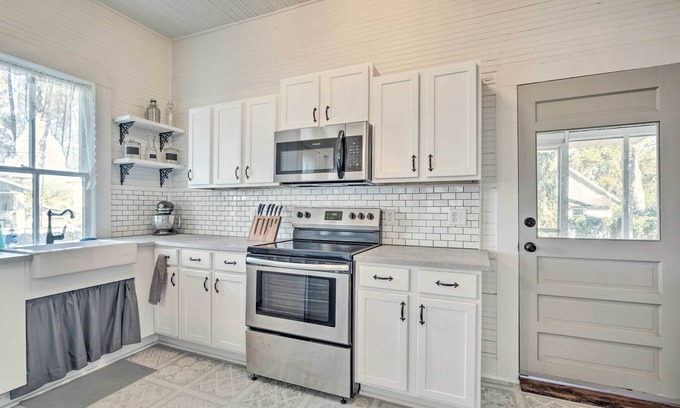 Historic District Cottage | Charming 100-year-old Home < 1 Mi to Downtown