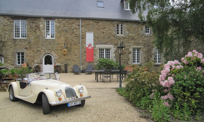 Taupont House | Charming 15th-century residence