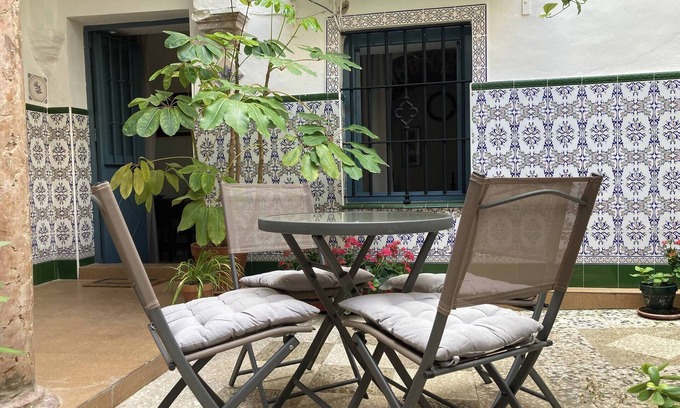 Arcos de la Frontera Apartment | Charming 1900 Andalusian Apartment in Arcos de la Frontera