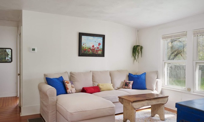 Lava Hot Springs House | Charming 1930's cottage steps away from the world famous Lava Hot Springs