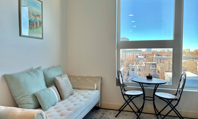 The Port Apartment | Charming 1B1B studio near Harvard and MIT with beautiful views