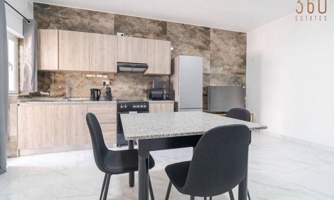 Tarxien Apartment | Charming 1BR with comfy bed w/WIFI & AC in Tarxien