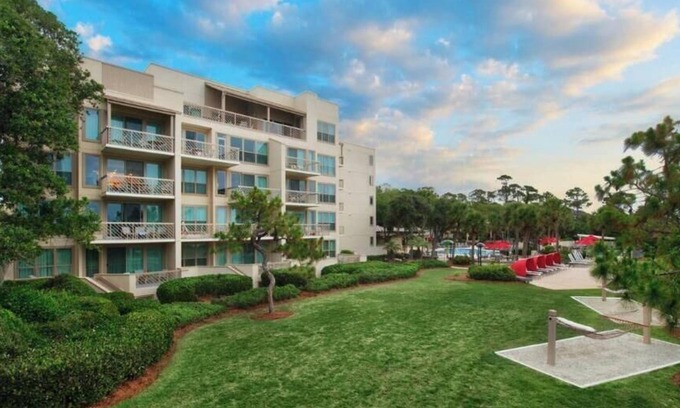 Oceanside Villa | Charming 2-bedroom oceanfront villa on Hilton Head Island .