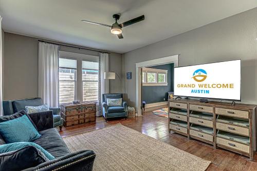 MLK House | Charming 2 BDR for 4 Close to Downtown Austin