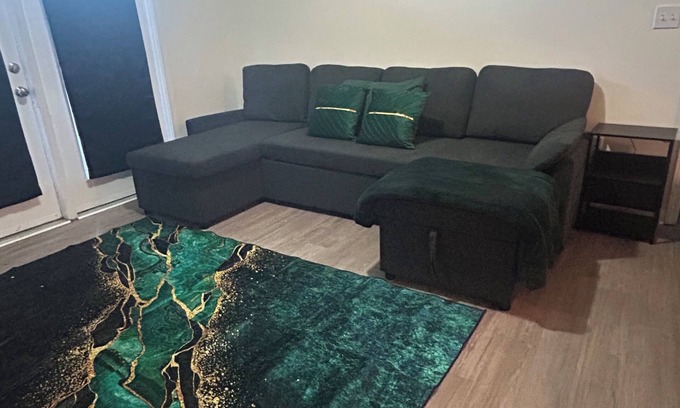 Charlotte Apartment | Charming 2-bedroom/2 Bath Apartment Near UNC Charlotte