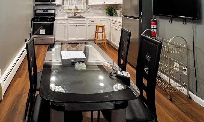 Passaic Apartment | Charming 2-bedroom apartment with WiFi Close to NYC