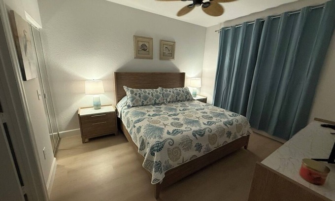 Iona Condo | Charming 2-bedroom condo 10 mins from the Fort Myers beach and Sanibel Island