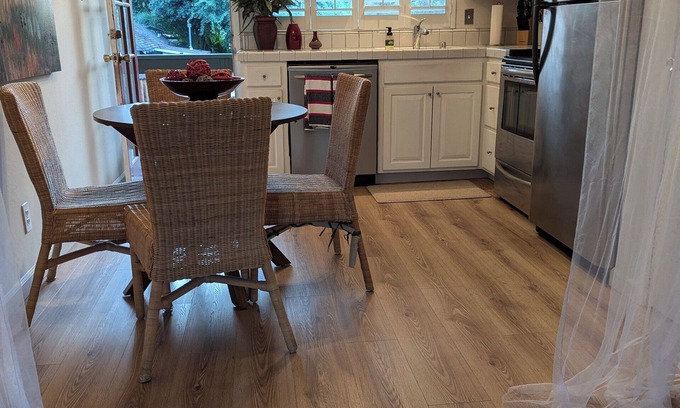 Healdsburg Condo | Charming 2-bedroom condo in enchanting Healdsburg with WiFi, AC