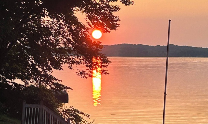 Elysian Cabin | Charming 2-bedroom cabin on beautiful Lake Francis in Elysian, MN