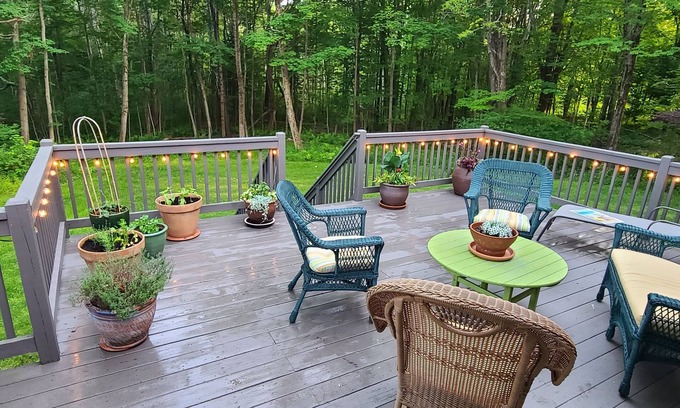Kennebunk House | Charming 2 bedroom cottage in the historic part of Kennebunk sleeps 4.