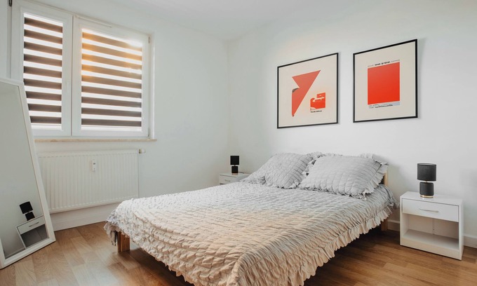 Srodmiescie Condo | Charming 2-bedroom condo with WiFi in Łódź