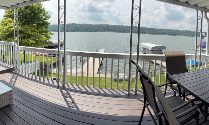 Scottsburg Cottage | Charming 2-bedroom cottage directly on the water with AC, WiFi on Conesus lake