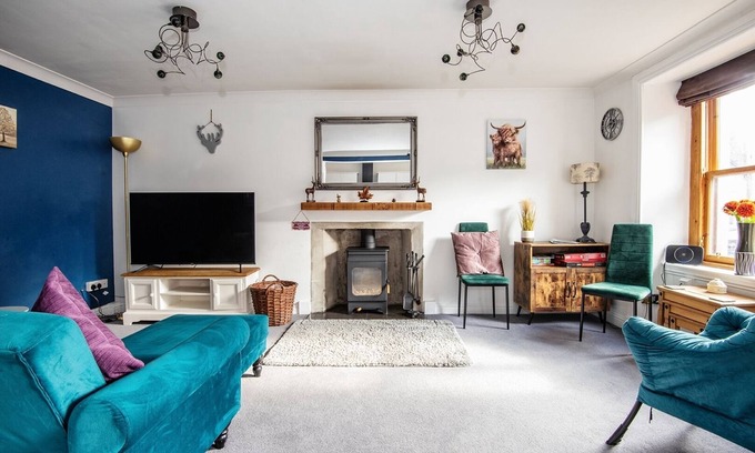Kirriemuir Apartment | Charming 2 Bedroom Flat in the Heart of Kirriemuir