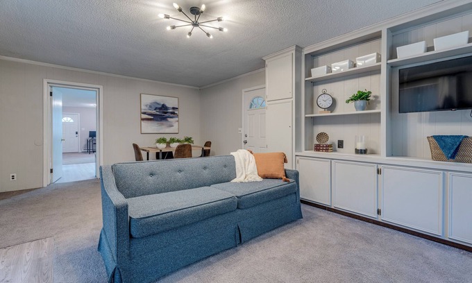 Concord House | Charming 2-bedroom house in downtown Concord