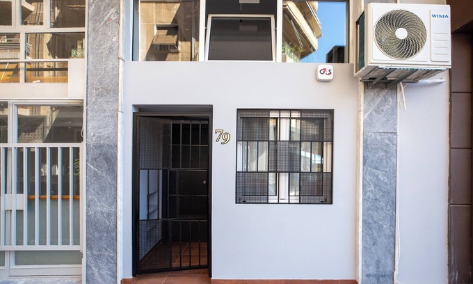 New Kypseli House | Charming 2-bedroom house with WiFi, AC in fantastic Athina