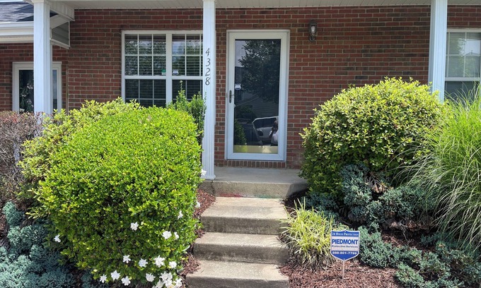 Greensboro House | Charming 2-bedroom townhome with AC, WiFi in lovely Greensboro
