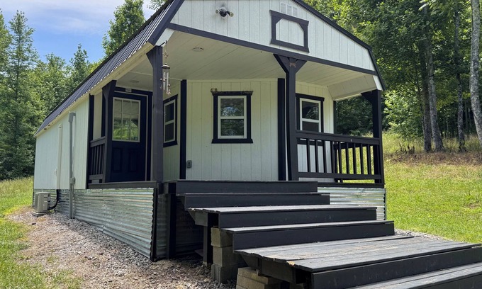Prospect Cabin | Charming 2-bedroom tiny house secluded in the country