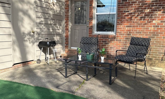 Downtown Greensboro Apartment | Charming 2-bedroom unit centrally located near the heart of downtown Greensboro