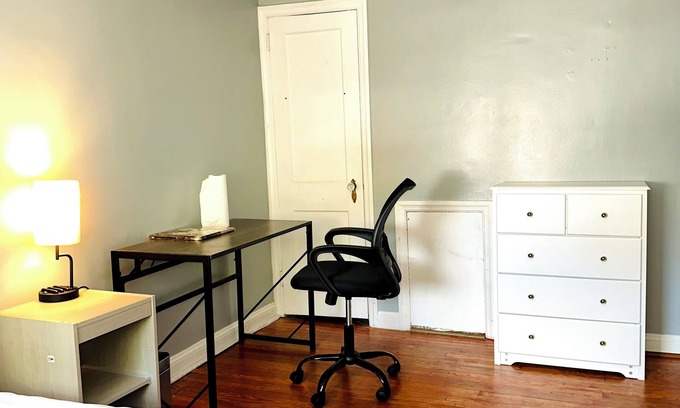 Drexel Hill House | Charming 2-bedroom house in Drexel Hill with laundromat ,parking& trolly station