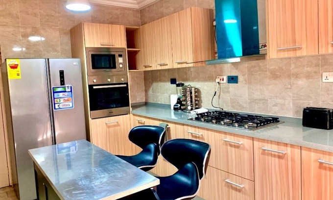 North Legon Hotel | Charming 2-bedroom with WiFi, AC, Dstv in delightful North Legon, Accra