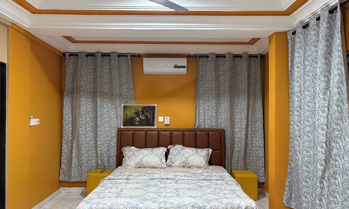 Osu Klottey Apartment | Charming 2-bedrooms apartment in awesome Accra with ACs, kitchen and Hall