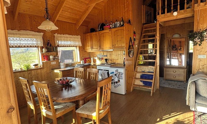 Sveitarfelagid Olfus Cabin | Charming 2-bedroom cabin in the cosy countryside close to Selfoss with WiFi