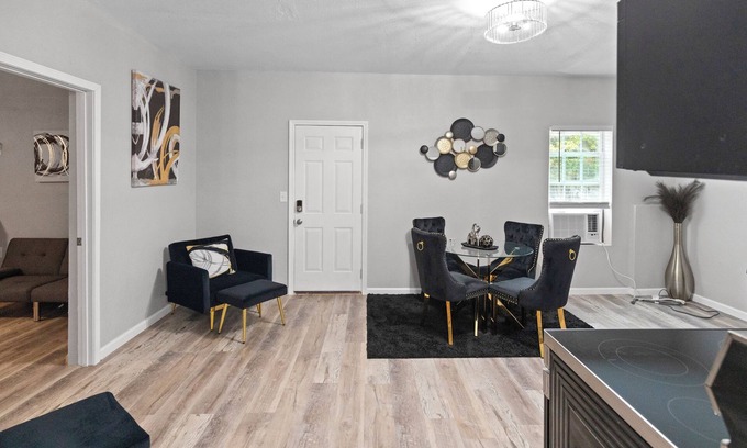 Union City House | Charming 2BD/1BTH Home Near Atlanta Airport