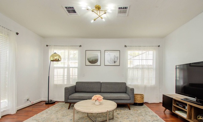 Spring Branch East House | Charming 2BD 1BTH Home in Peaceful Neighborhood