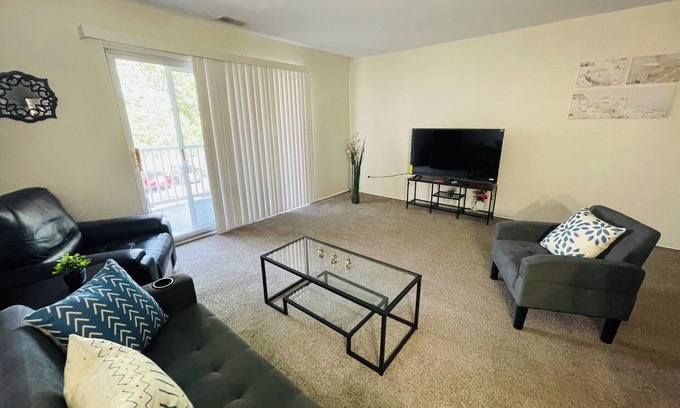 Elkins Park Apartment | Charming 2BR 2B in Elkins Park Monthly Discount