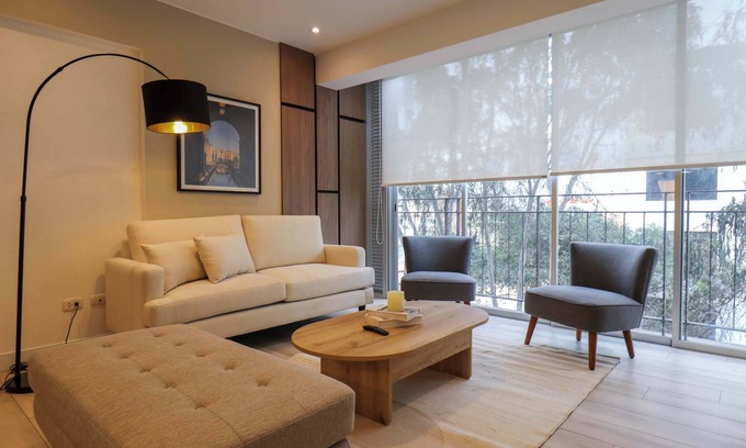 Santa Cruz Apartment | Charming 2BR with Balcony in Miraflores