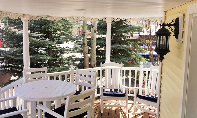 Creede House | Charming 3 bd/2bth 1260 sq ft. (sleeps 8) luxury living accommodation