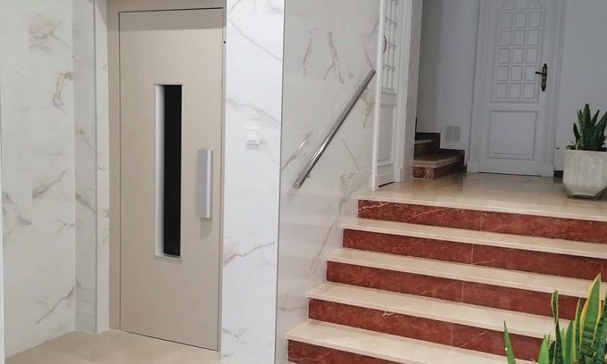 Alicante City Centre Apartment | Charming 3-bedroom apartment with WiFi in fabulous central Alacant/Alicante