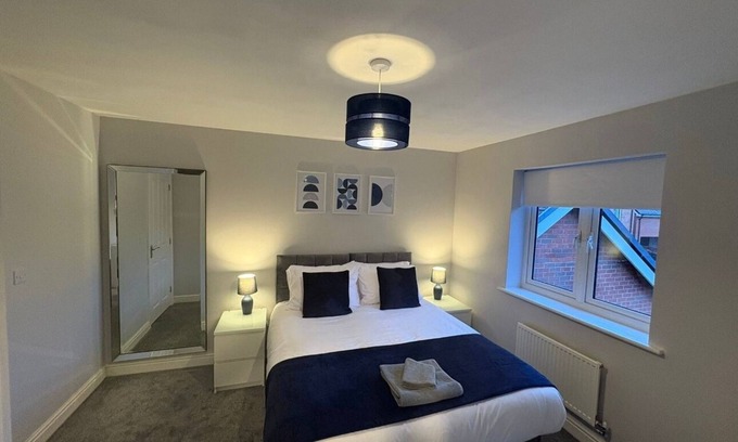 Hartwell House | Charming 3-bed house with Garden- Sleeps 7