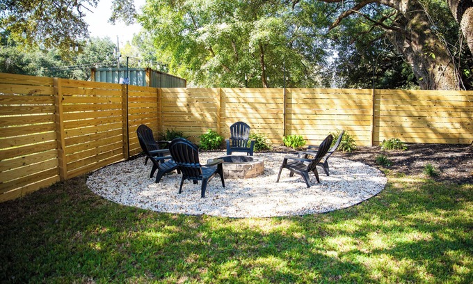 North Charleston House | Charming 3-bedroom house in Park Circle - Family/Pet Friendly!