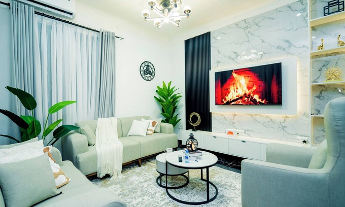 Msasani House | Charming 3-bedroom 3 bathroom house with WiFi and AC in the heart Dar es Salaam