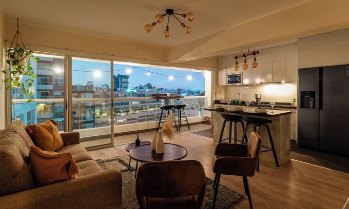 Barranco Apartment | Charming 3-bedroom apartment with rooftop pool in Barranco