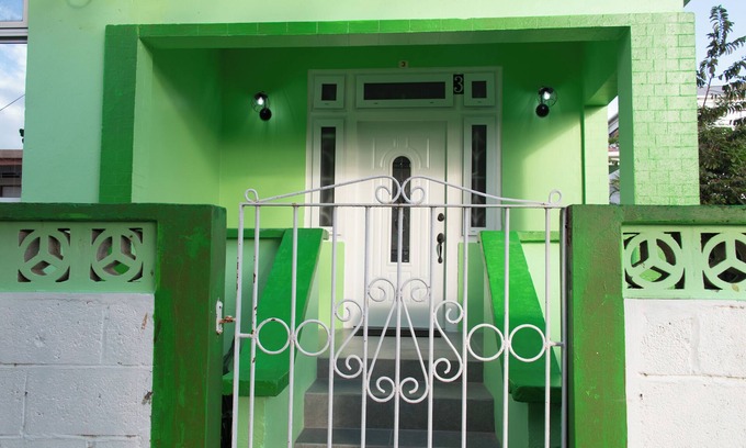 Roseau House | Charming 3-bedroom bungalow with AC, WiFi and on property parking. Sleeps 6