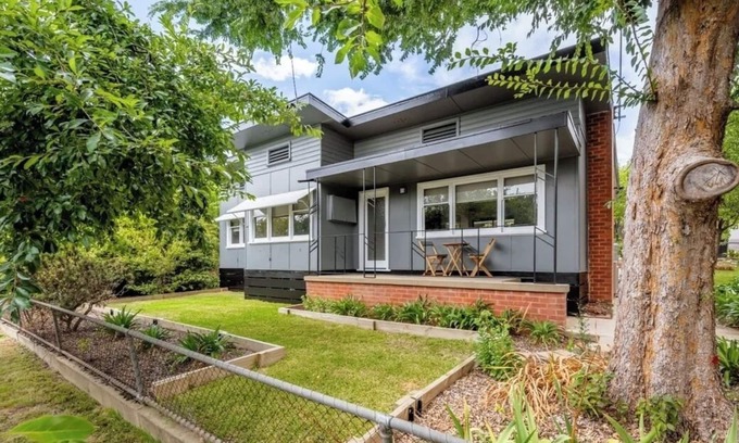 Beechworth Cottage | Charming 3-bedroom cottage in historical Beechworth